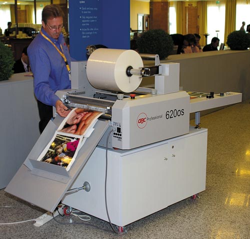 Рис. 13. Промышленный аппарат для ламинирования