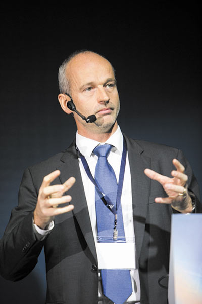 Стефан Декле (Stephane Declee), вице-президент отрасли энергетики, переработки, ЖКХ Dassault Systemes