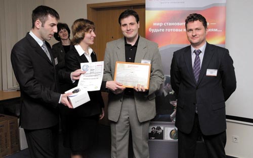 Олег Амарханов на церемонии награждения победителей Конкурса АСов КОМПьютерного 3D-моделирования 2007