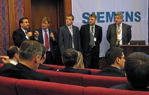 Представители Siemens PLM Software отвечают на вопросы зала