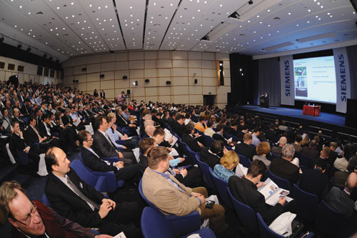 Выступления топ-менеджмента компании Siemens PLM Software и ее клиентов собрали полный зал