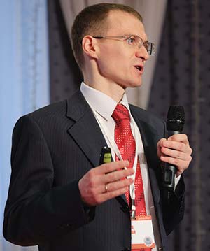 Николай Нырков (DEXMA Labs) проводит презентацию «облачной» PLM-системы DEXMA