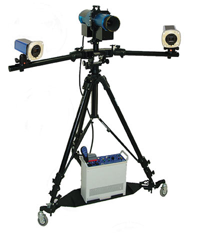 Рис. 9. Проектор Pro-SPOT и камеры V-STARS/Dynamo