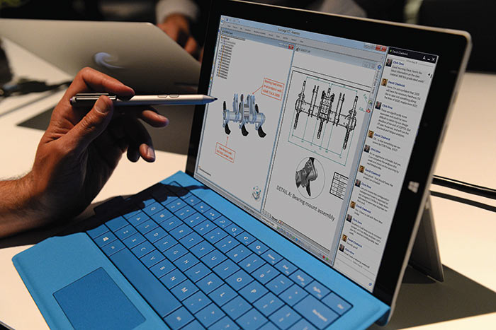 Для взаимодействия с системой Solid Edge служат сенсорный экран планшета Surface Pro, съемная клавиатура-крышка Surface Type Cover, мышь и стилус Surface Pen