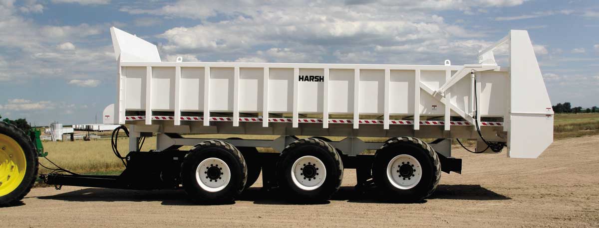 Разбрасыватель Harsh, разработанный по заказу манипулятор, отлично справляется 
с 45-тонной нагрузкой на пересеченной местности