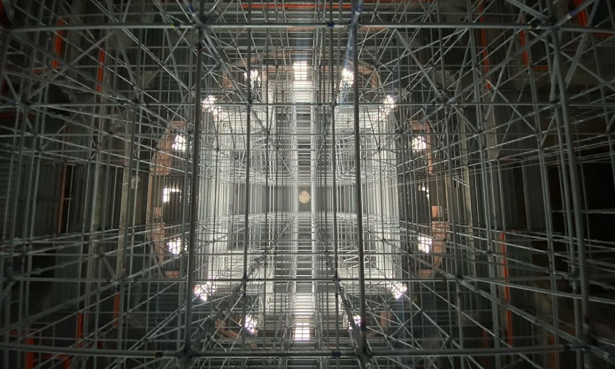 Строительные леса в храме Воскресения Христова в Уфе